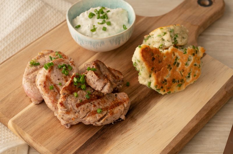 Schweinefilet Pfannenbrot und Tsatsiki