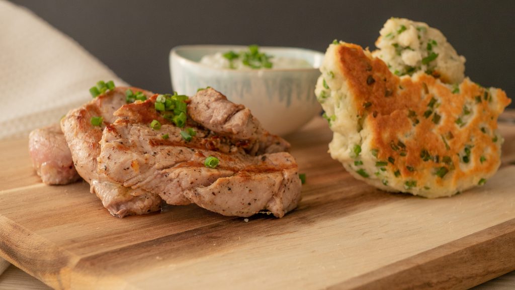 Schweinefilet Pfannenbrot und Tsatsiki