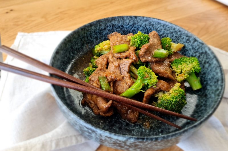 Rindfleisch mit Brokkoli asiatisch